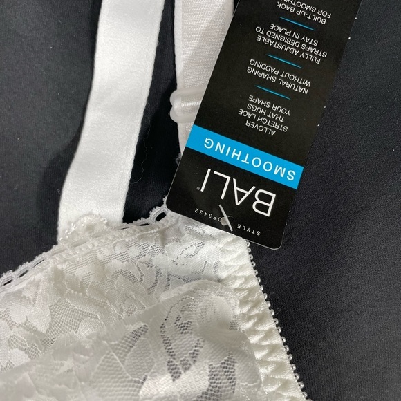 Bali Women's White Lace Bra - Picture 2 of 4